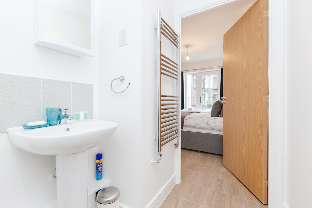 Appartement CONEN Image Court à Romford Extérieur photo